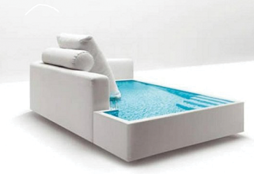 Диван-бассейн. Рекламная идея от Piscine Castiglion